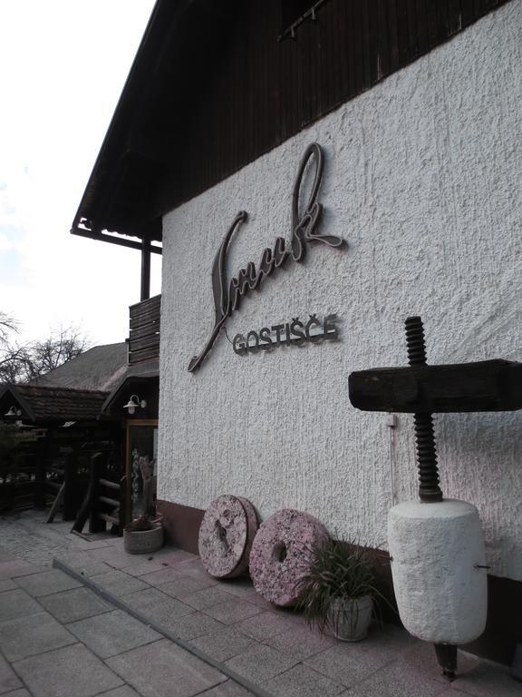 Gostisce Smuk Hotel Križe Buitenkant foto