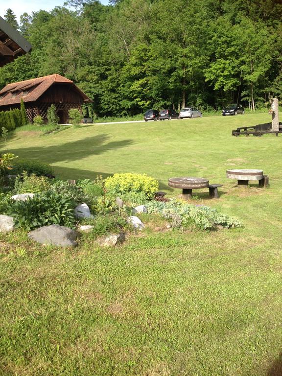 Gostisce Smuk Hotel Križe Buitenkant foto